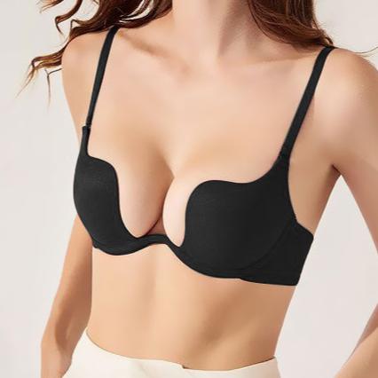 Soutien-gorge push-up avec un décolleté plongeant.