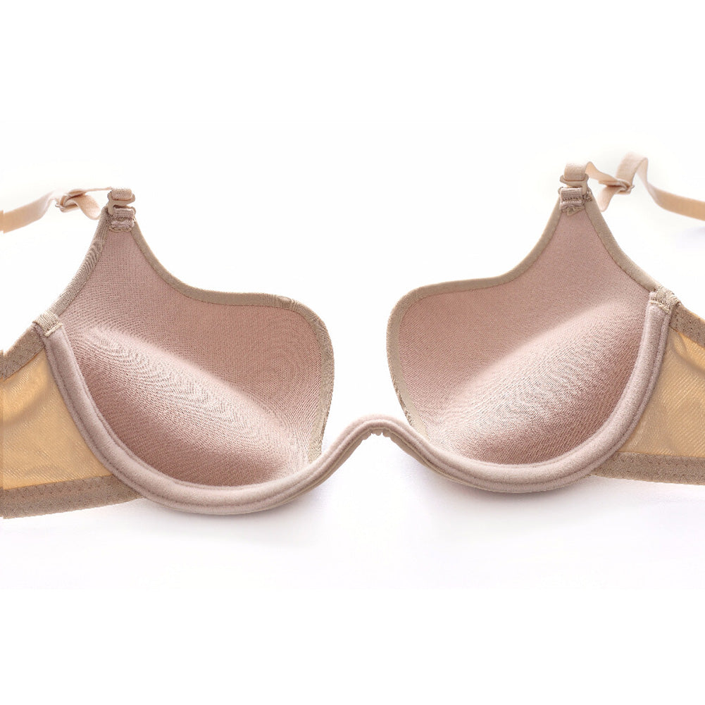 Soutien-gorge push-up avec un décolleté plongeant.