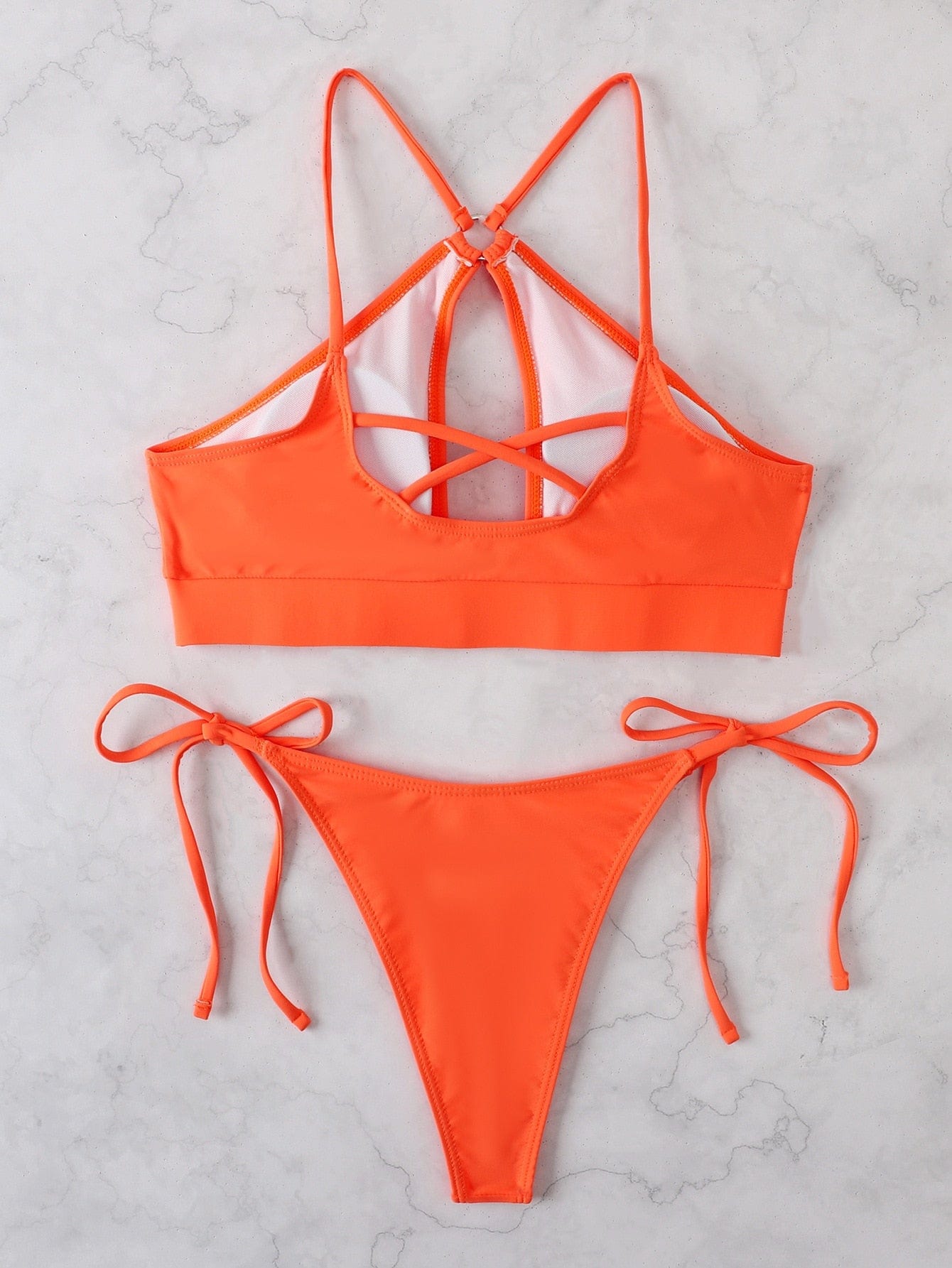 Maillot de bain deux pièces avec des coussinets renforçants dans les bonnets