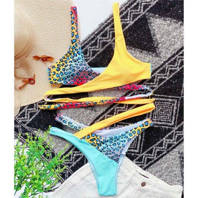 Wielokolorowe bikini wiązane