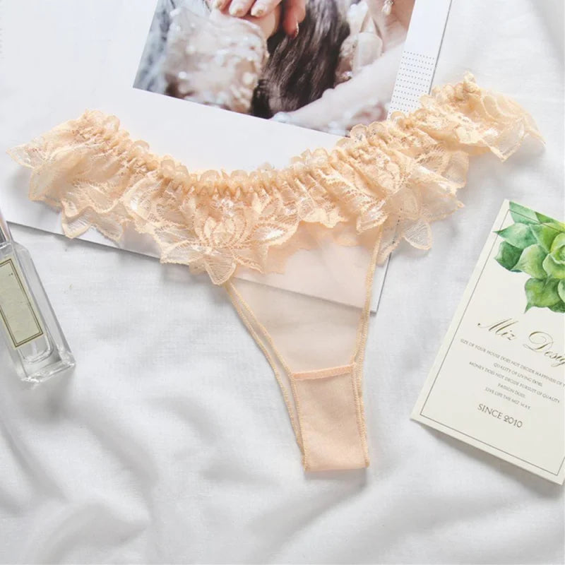Beige String en Dentelle - Franges décoratives