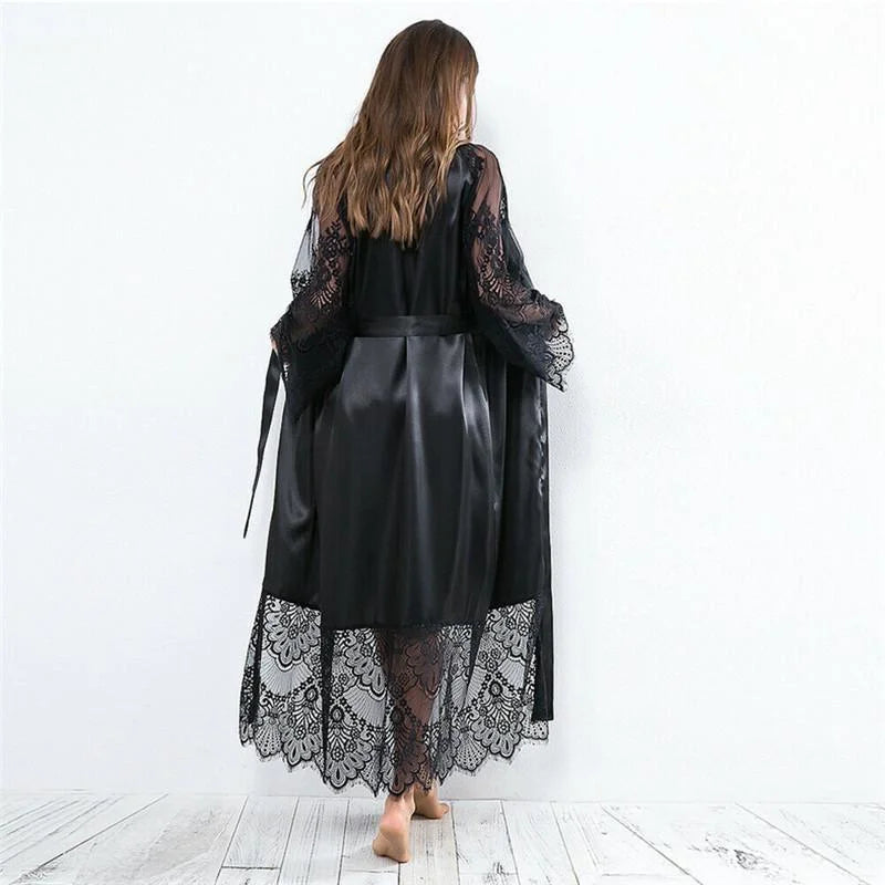 Déshabillé long kimono satin et dentelle
