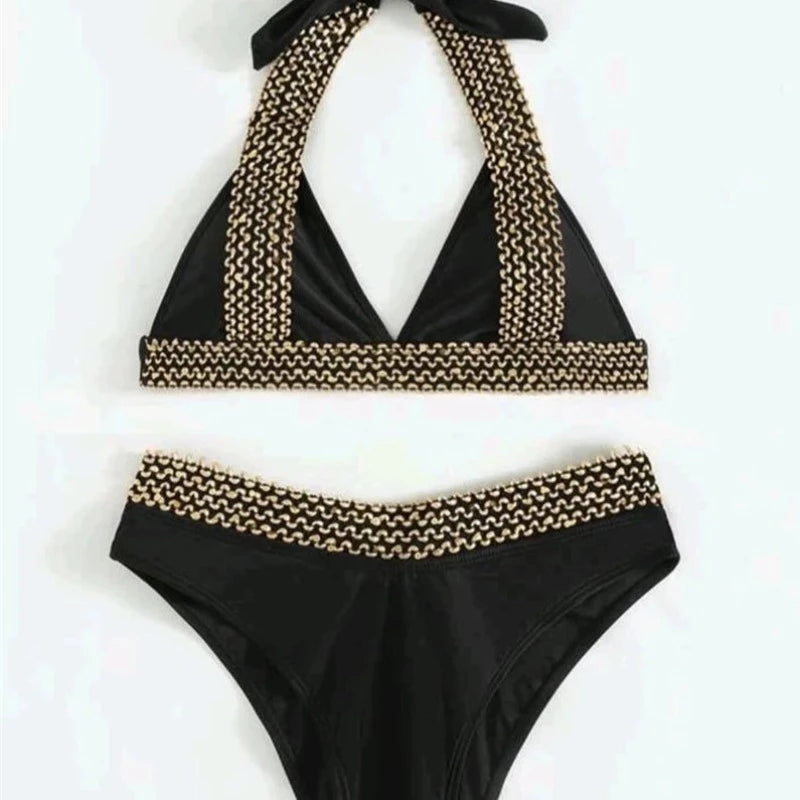 Maillot de bain deux pièces bikini avec décoration dorée