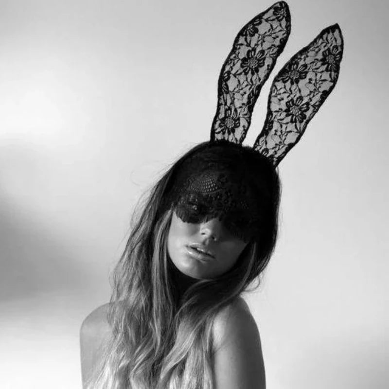 Noir Masque en dentelle avec oreilles de lapin