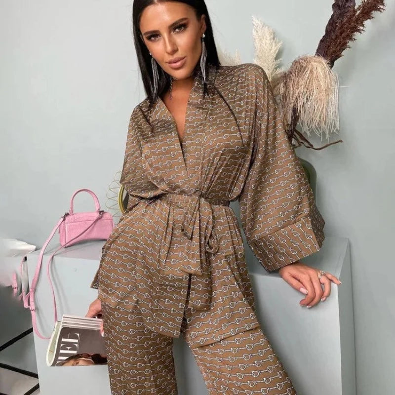Pyjama en satin à motifs et manches longues