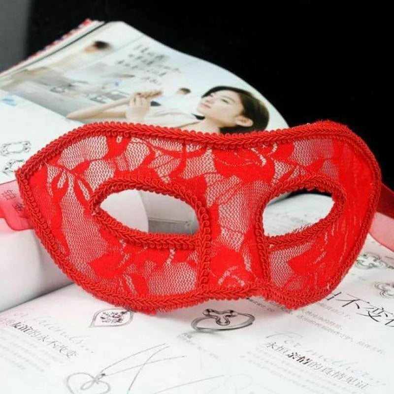 Rouge Masque pour les yeux en dentelle