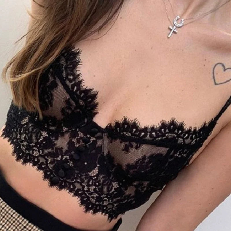 Soutien-gorge en dentelle avec bas abaissé