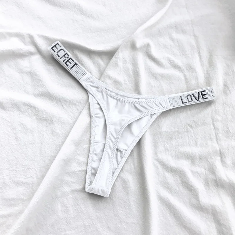 String pour Femme - Souple et Confortable