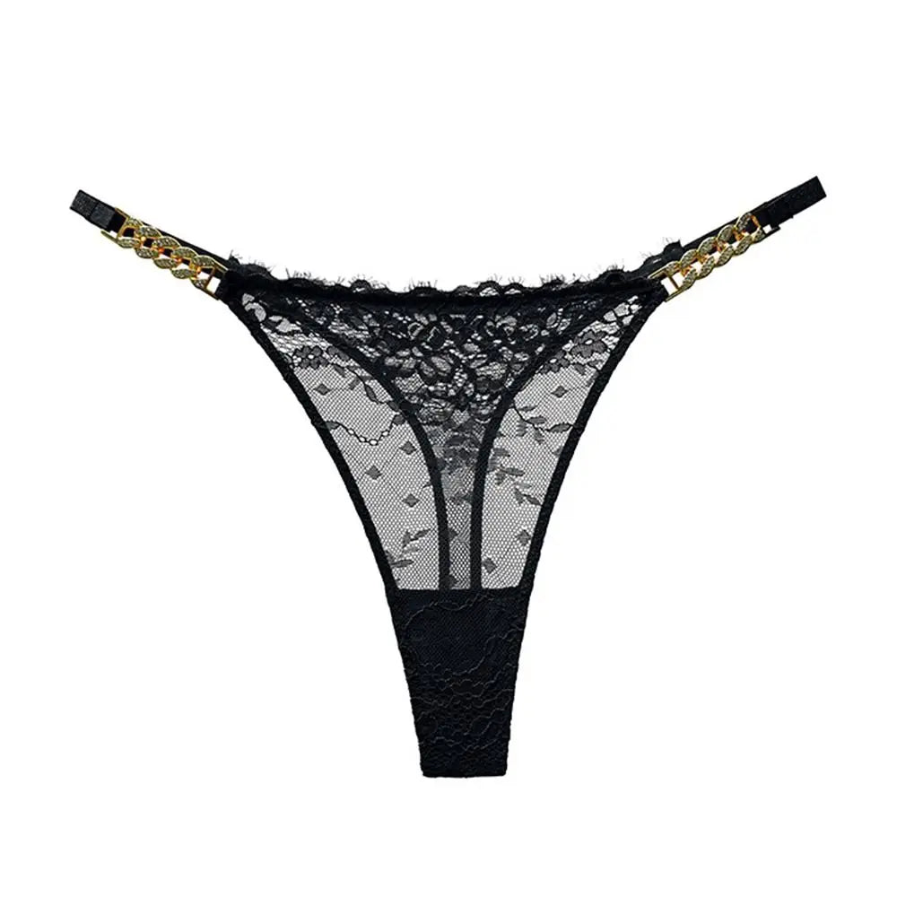 String avec des chaînes dorées décoratives