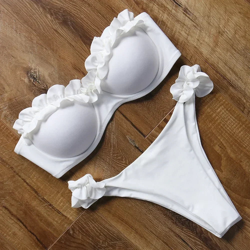 Blanc Bikini deux pièces avec volant décoratif