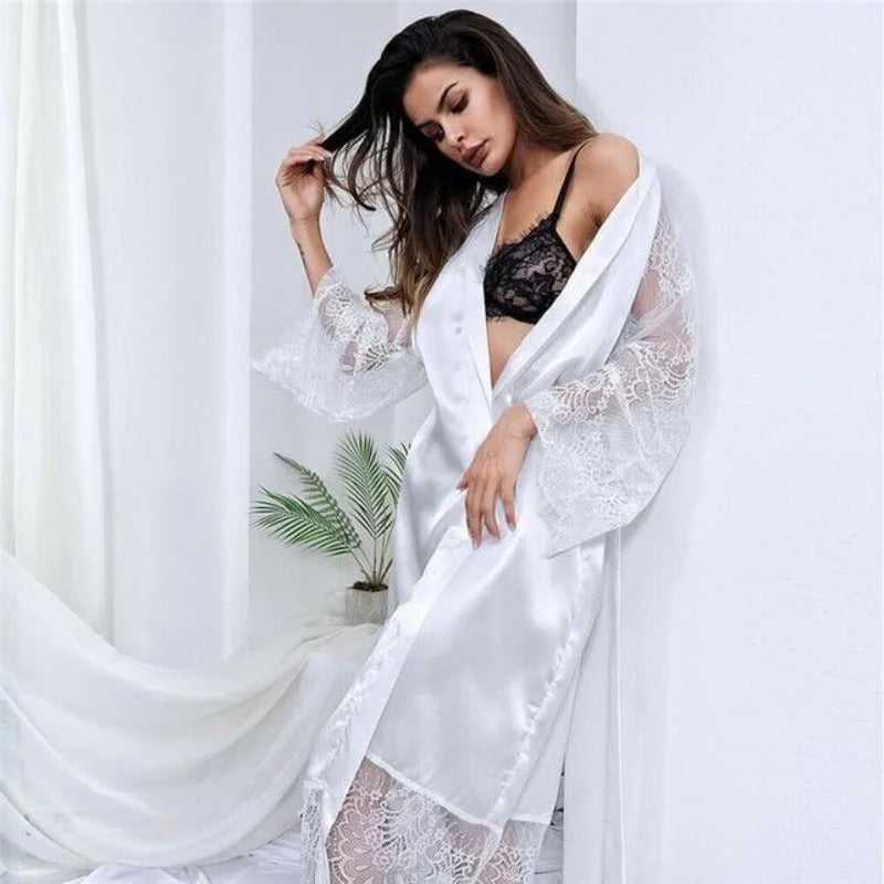 Deshabille long kimono satin et dentelle. Sexy peignoir pour femme