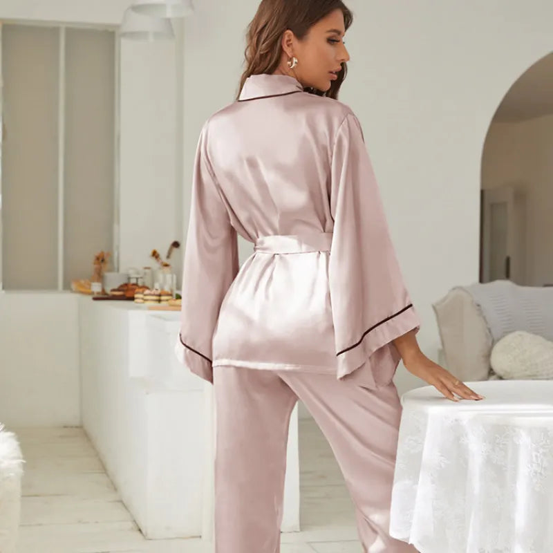  Pyjama deux pièces en satin à manches larges