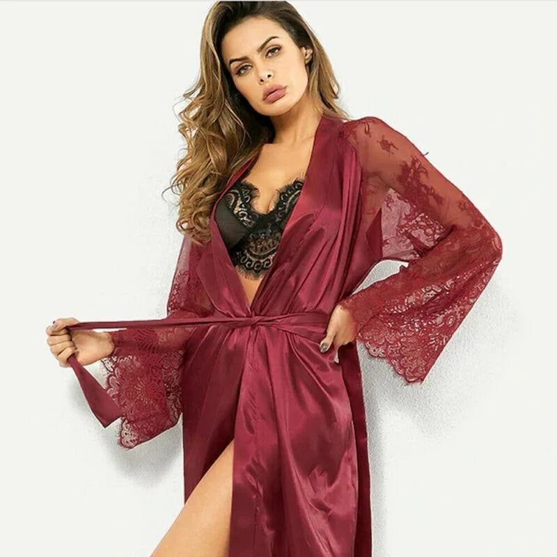 Deshabille long kimono satin et dentelle. Sexy peignoir pour femme